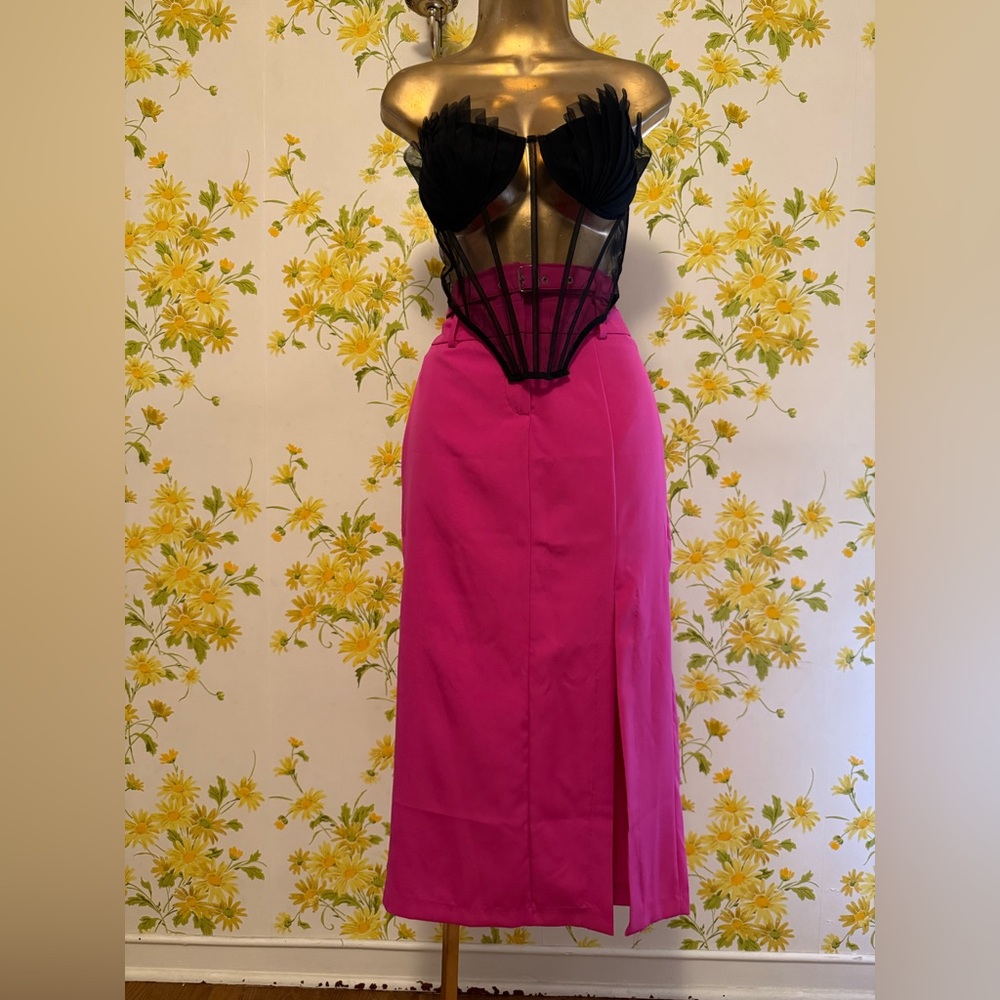 Double waistband belted Midi Skirt in vibrant pink size L